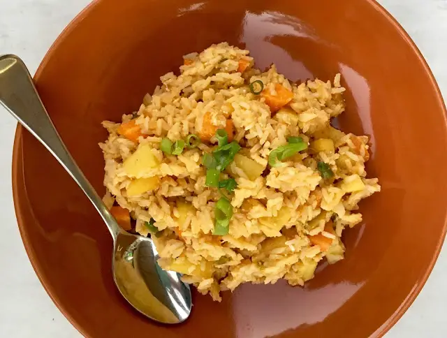 Egg fried rice with tom yum paste