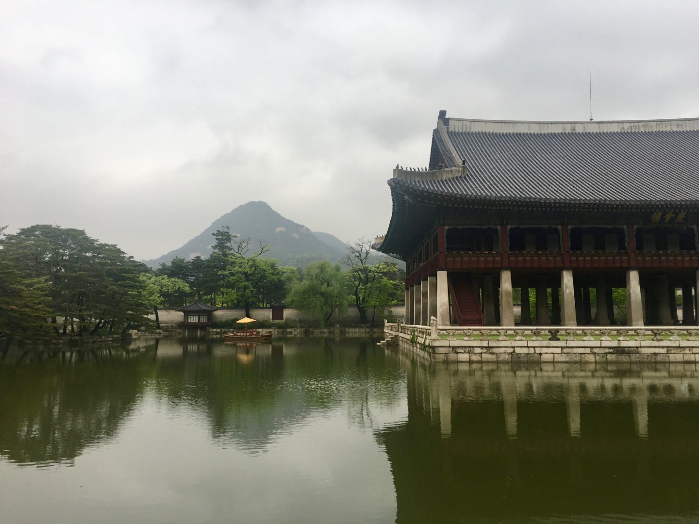 The beautiful Gyeonghoeru Pavilion