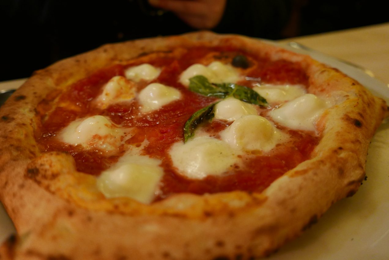 Margherita pizza at Ristorante Damimmo in Bergamo