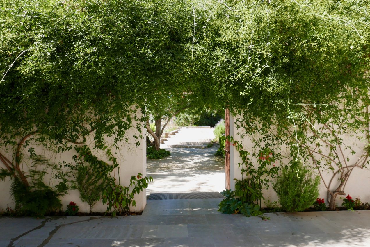 Entrance to El Jardin Nazari in Veléz, Spain