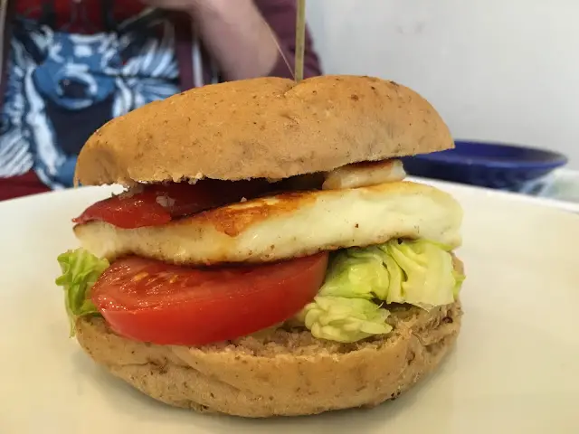 Halloumi burger