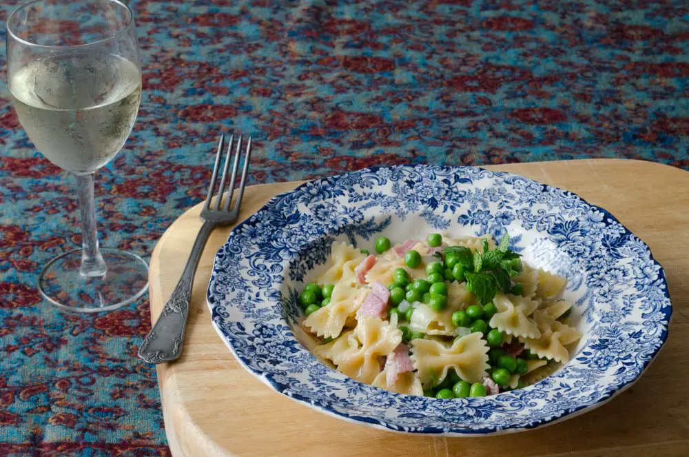 Gennaro's Easy Pea and Pancetta pasta, perfect with a glass of wine!