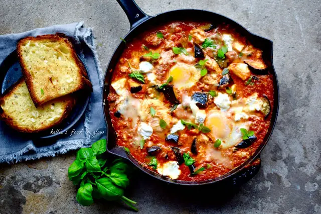 Aubergine Shakshuka