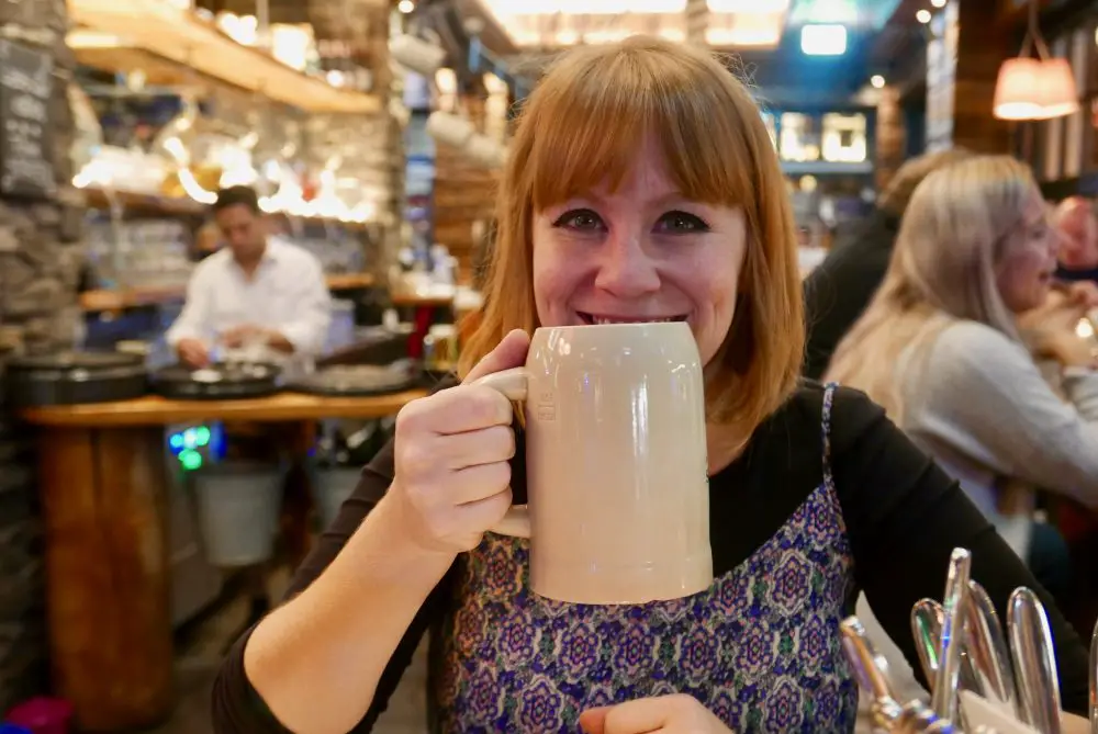 Gingey Bites drinking beer in Cologne