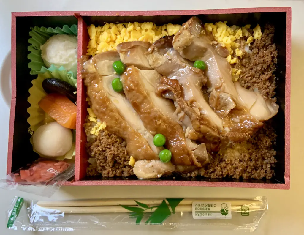 Sansyoku-bento Chicken Teriyaki Ekiben in Japan