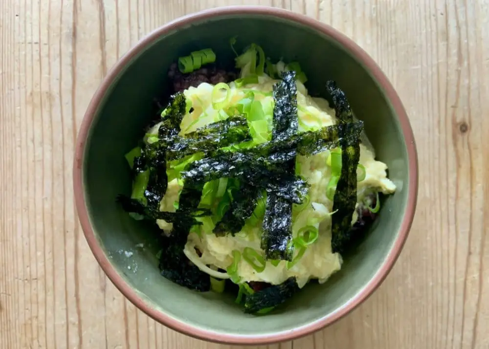 Tamago Donburi with seaweed