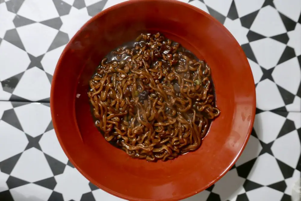 chacharoni blackbean sauce ramen ready to eat