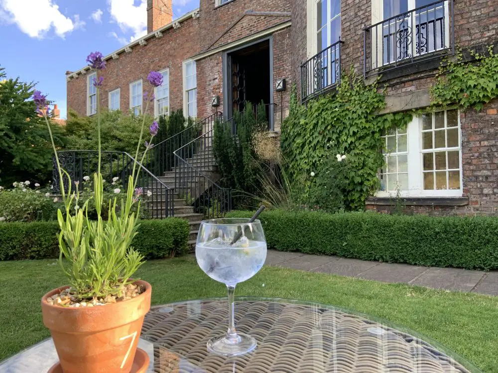 Gin and Tonic at Gray's Court Hotel