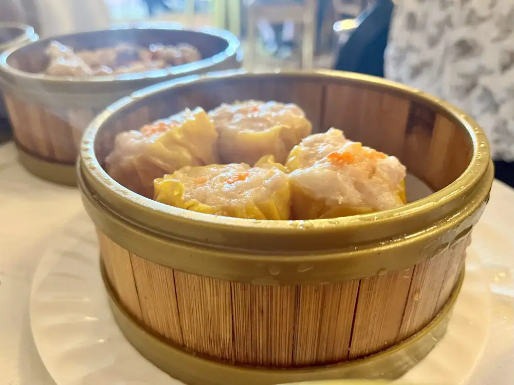 Steamed sui mai dumplings