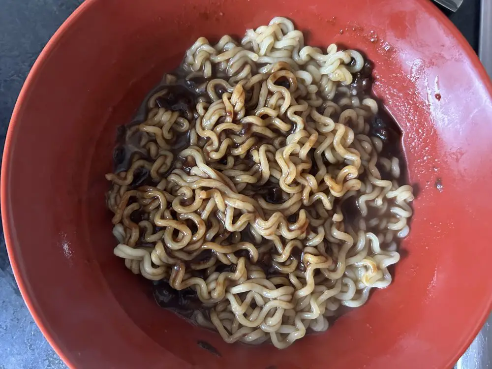 Paldo Jjajangmen instant noodles