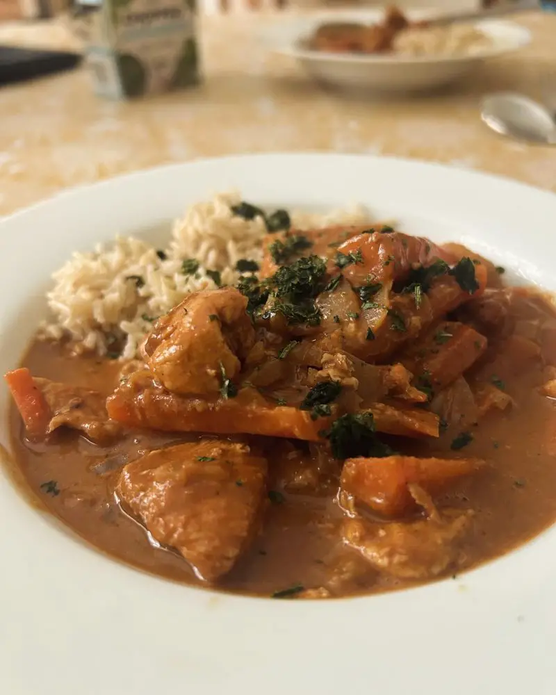 peanut and coconut chicken curry